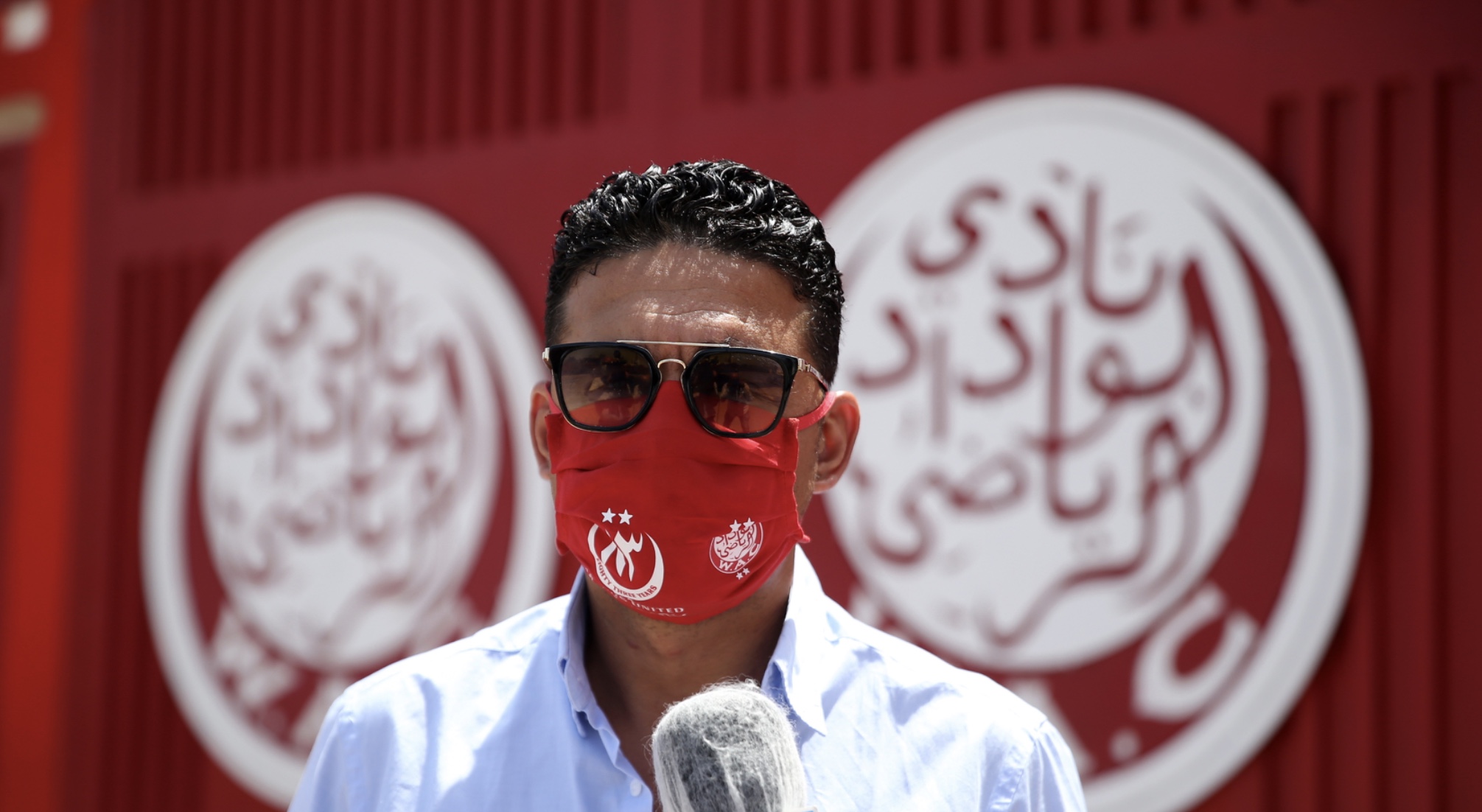 محمد طلال يرد على استفزازات الجماهير الجزائرية