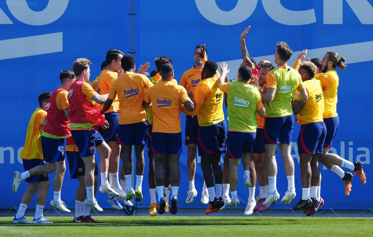 بيكيه يغيب عن تدريب “البرسا” الأخير قبل مباراة قادش