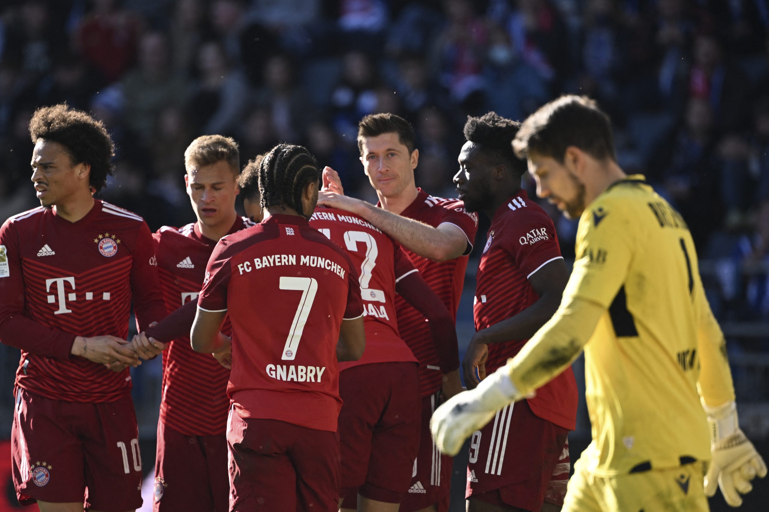 بايرن يهدف لتتويج بالبوندسليغا أمام دورتموند