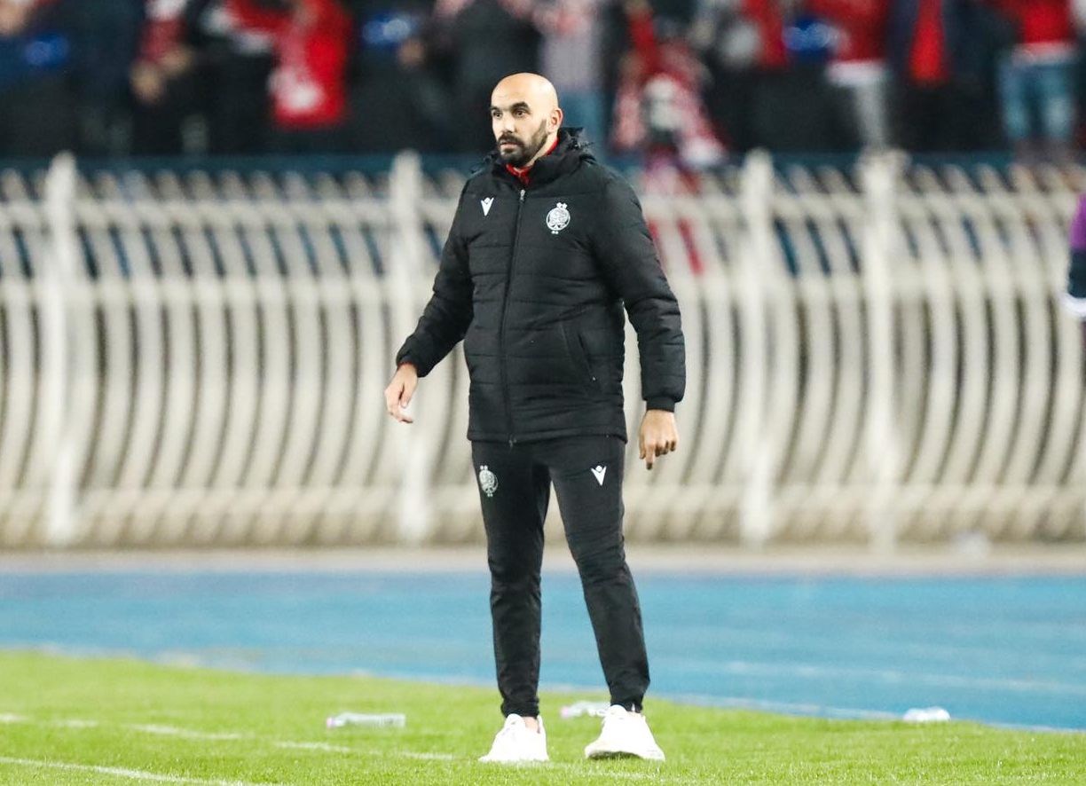 الركراكي:”فينما كايخسرو الفراقي كاينتاقدو التحكيم”