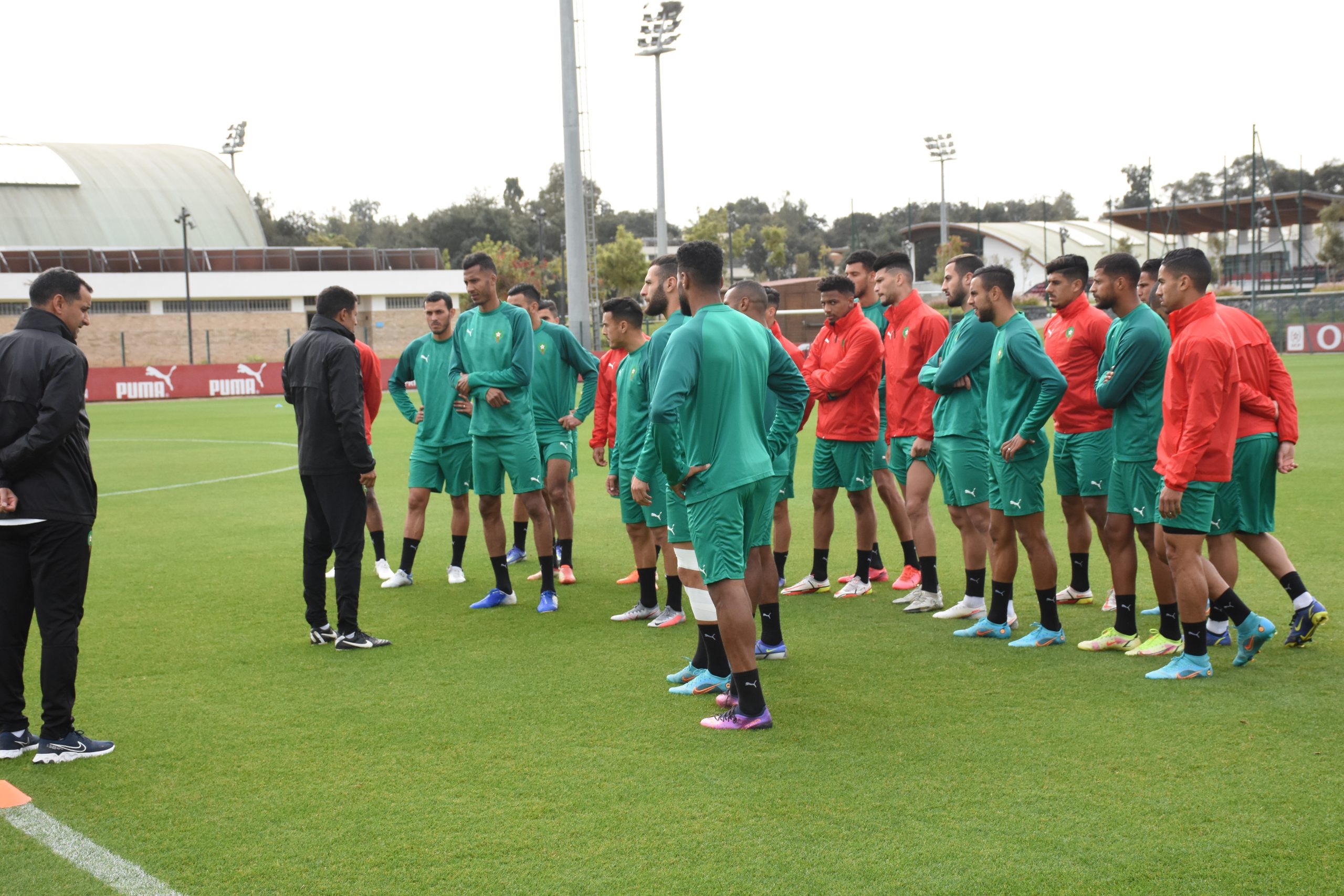 عموتة يستدعي 24 لاعبا للمنتخب المحلي