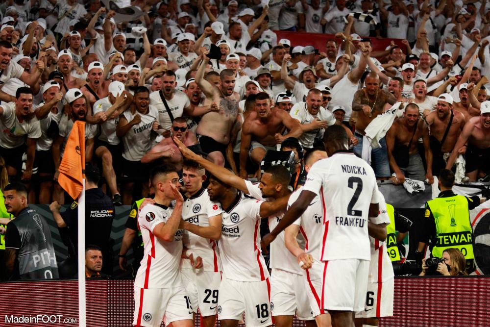 فرانكفورت الألماني يهزم رينجرز الأسكتلندي ويتوج بطلا للدوري الأوروبي