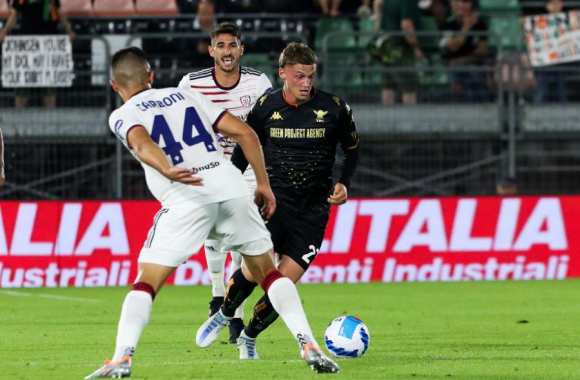 كالياري يرفض هدية أودينيزي ويودع بطولة الدوري الإيطالي الممتاز
