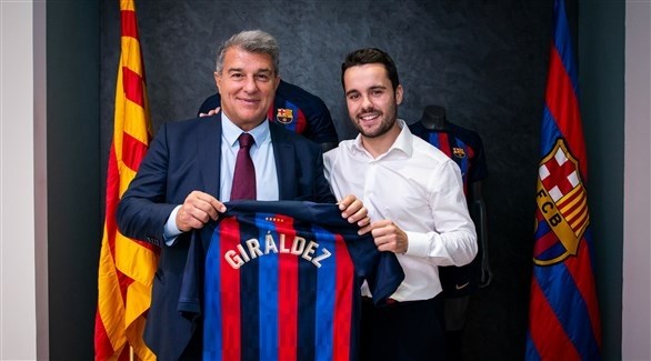 مدرب برشلونة للسيدات يجدد عقده حتى 2024