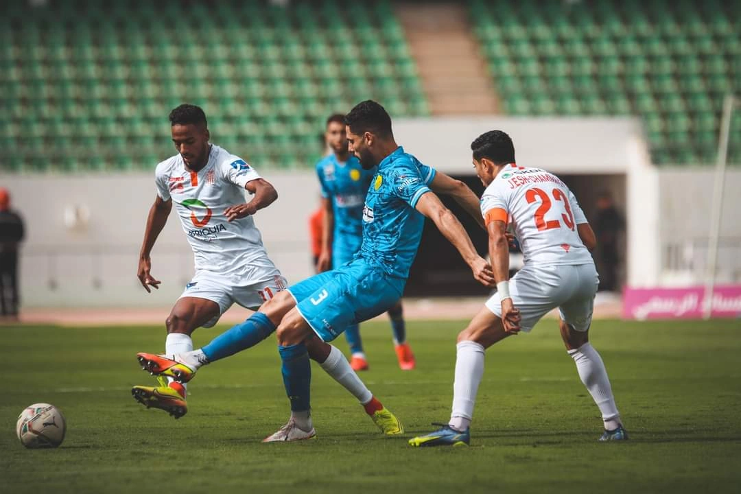 المغرب الفاسي يصعق مضيفه حسنية أكادير ويقترب من المركز الثالث