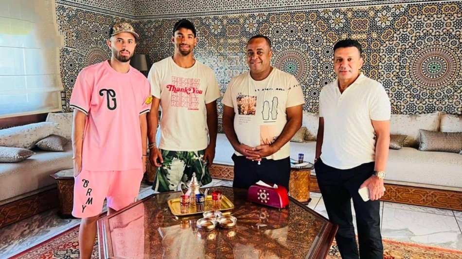 الحسوني والتكناوتي يجددان عقديهما مع الوداد