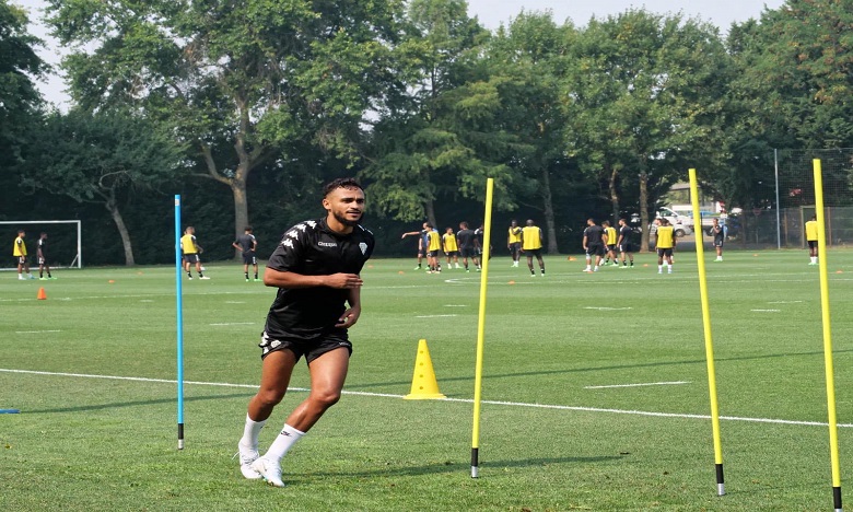 سفيان بوفال يعود إلى تدريبات أنجي الفرنسي