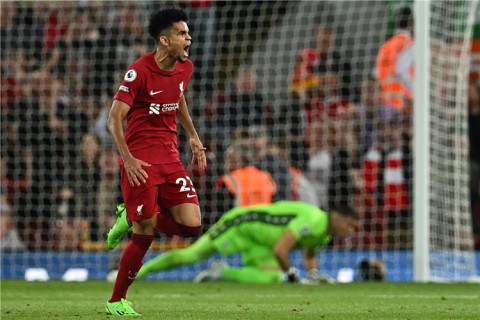 دياز ينقذ ليفربول من السقوط بالميدان أمام كريستال بالاس