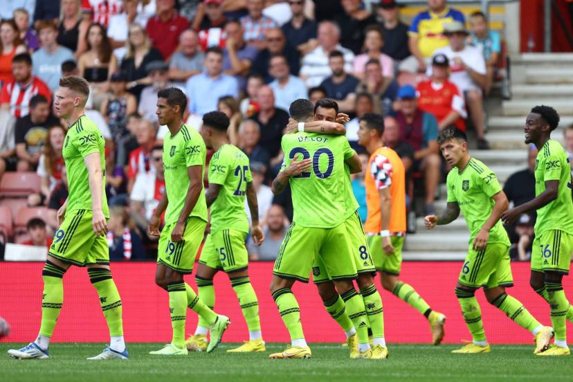 مانشستر يونايتد يصعد للمركز السادس في الدوري الإنجليزي