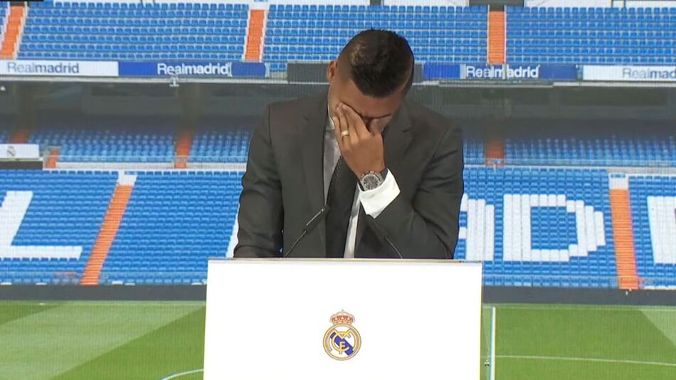 كاسيميرو يبكي في مؤتمر وداع ريال مدريد