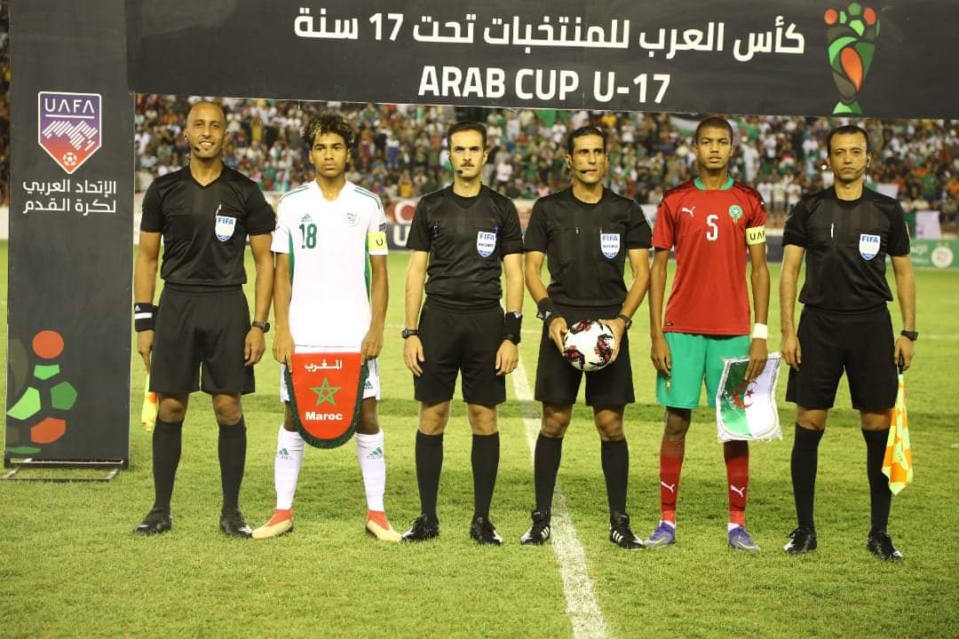 تهنئة مسمومة من تبون الى منتخب الجزائر للناشئين “أشبال ولكن في الميدان أسود”