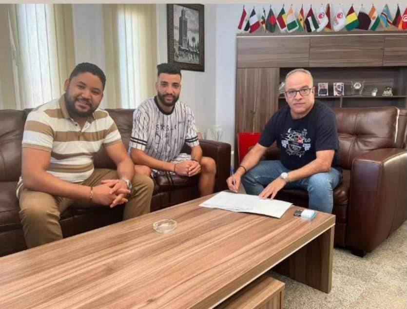 الرجاء الرياضي يتعاقد نجم الطاس