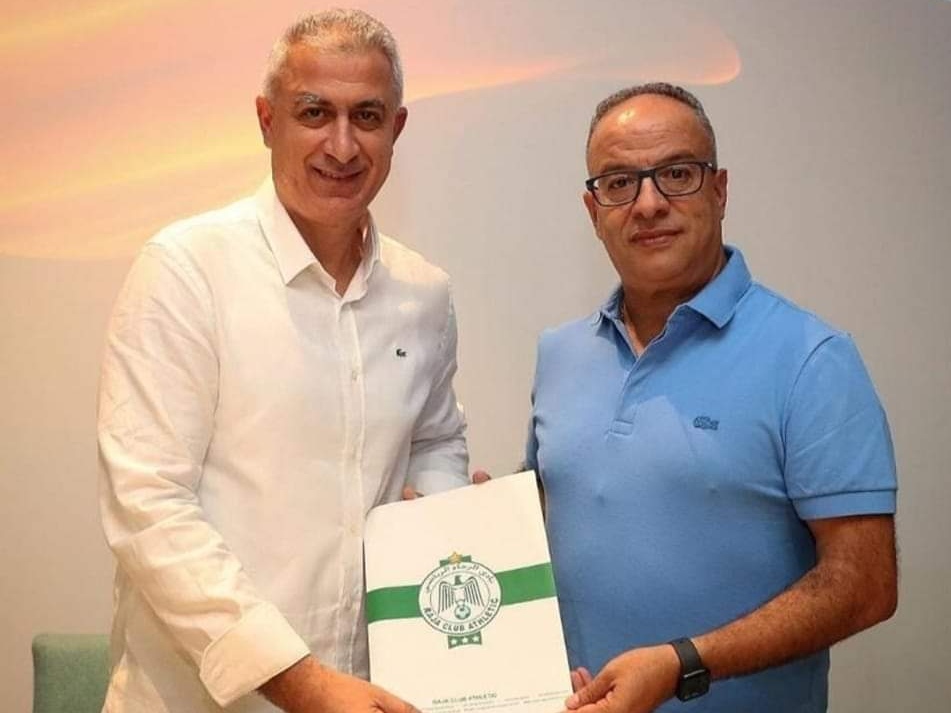 منذر الكبير يكشف لائحة الرجاء الرياضي أمام شباب المحمدية