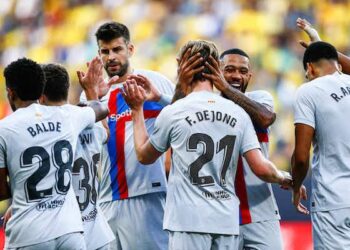 برشلونة يسحق قادش ويتصدر الليغا مؤقتا