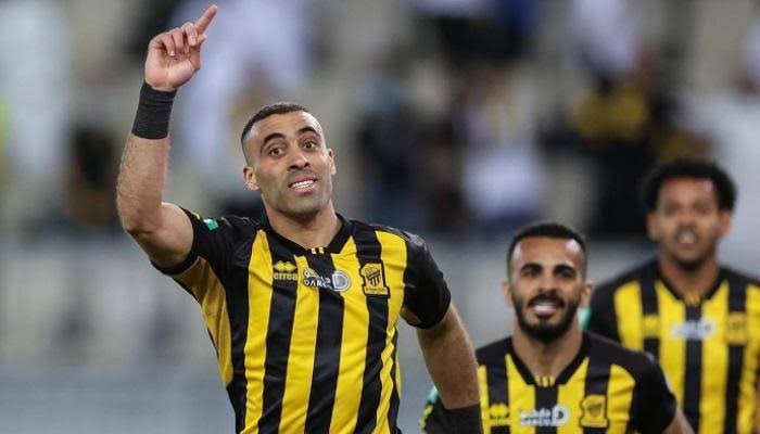 تعليق عقوبة المغربي عبد الرزاق حمد الله