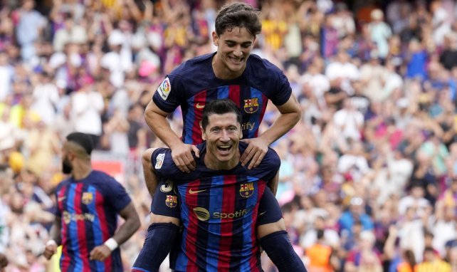 برشلونة يهزم إلتشيه بثلاثية ويرتقي لصدارة الليغا