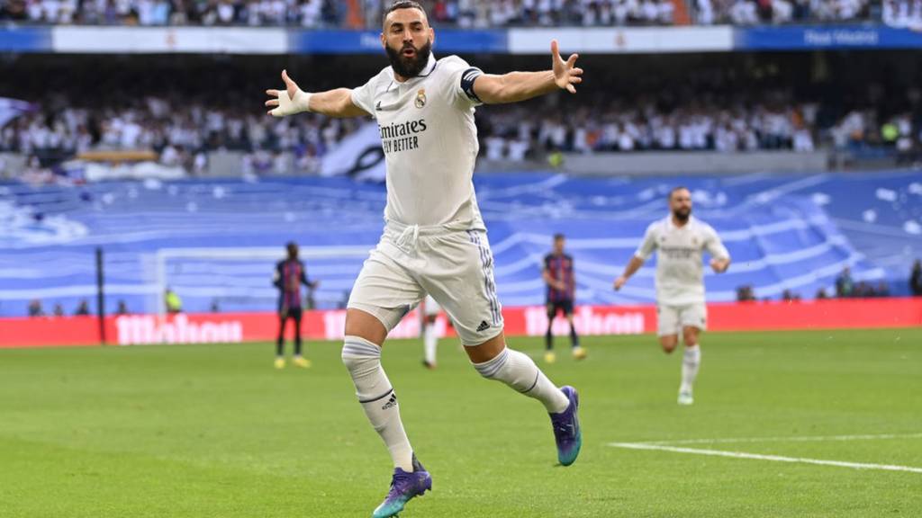 الإصابة تبعد بنزيمة عن ريال مدريد أمام إشبيلية