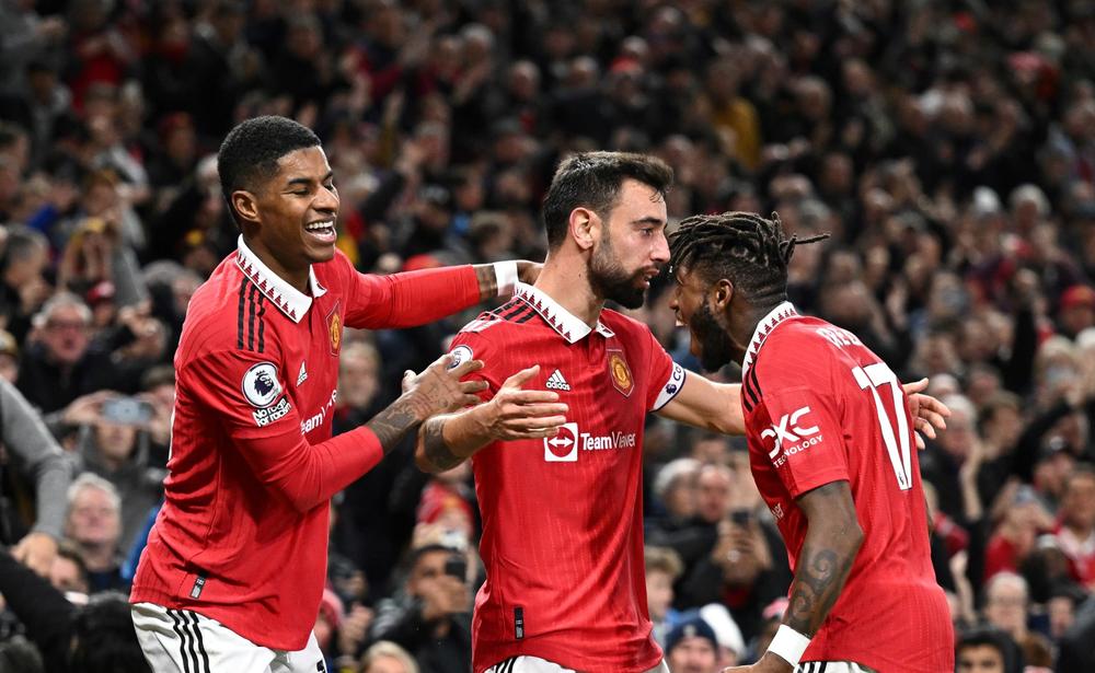 الدوري الانجليزي: مانشستر يونايتد يحسم مواجهة القمّة أمام توتنهام وليفربول يواصل صحوته