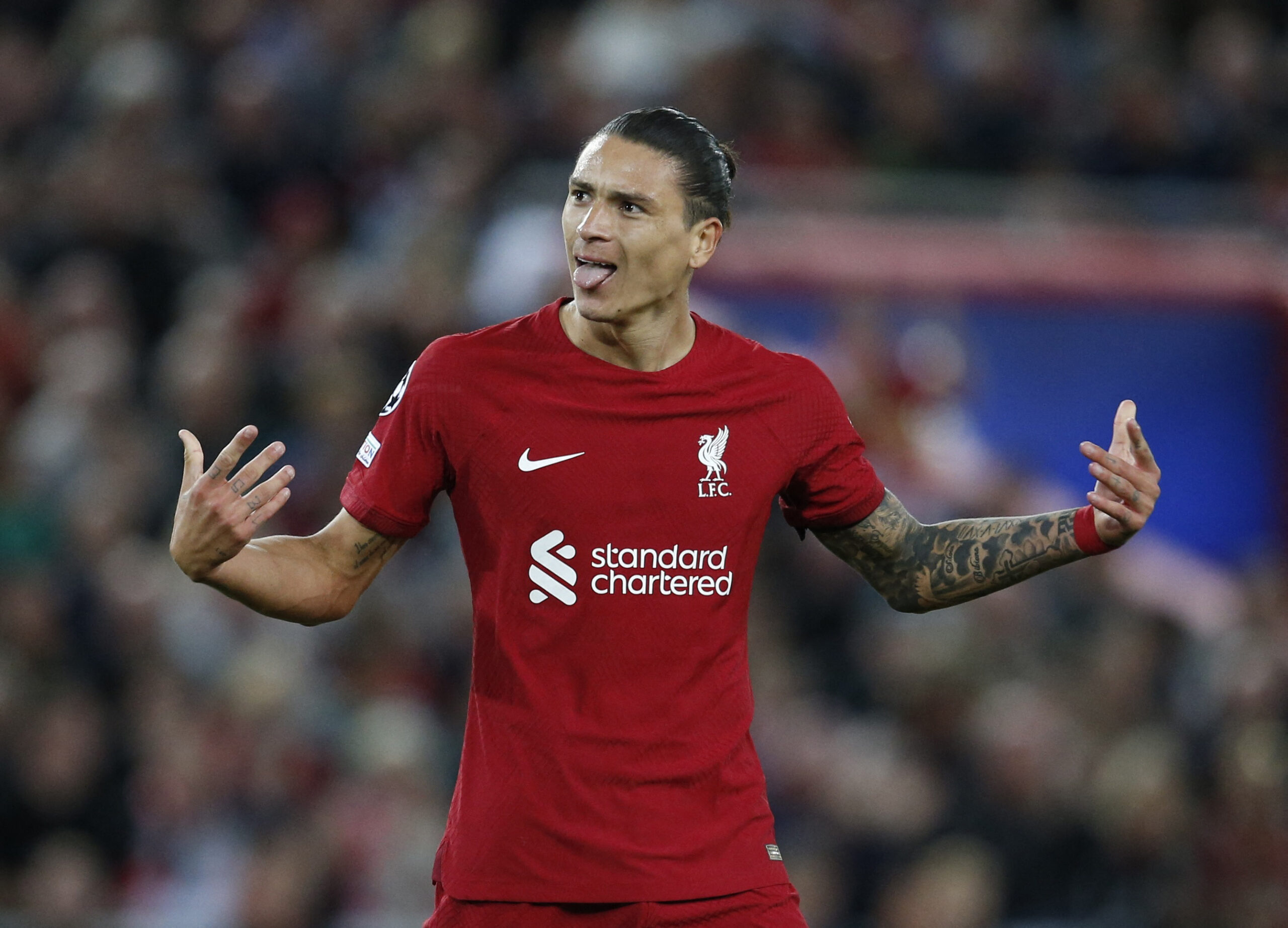 أصحاب ليفربول يدرسون بيع النادي ولكن بدون تسرع