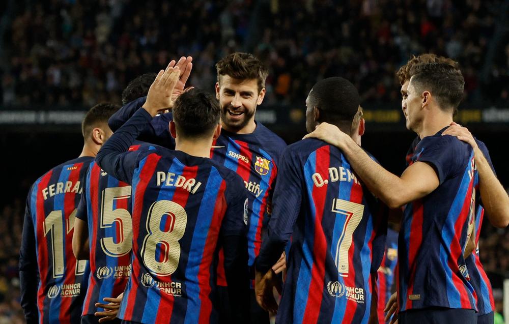 برشلونة يفوز على ألميريا في آخر مباراة لبيكيه على ملعب “كامب نو”