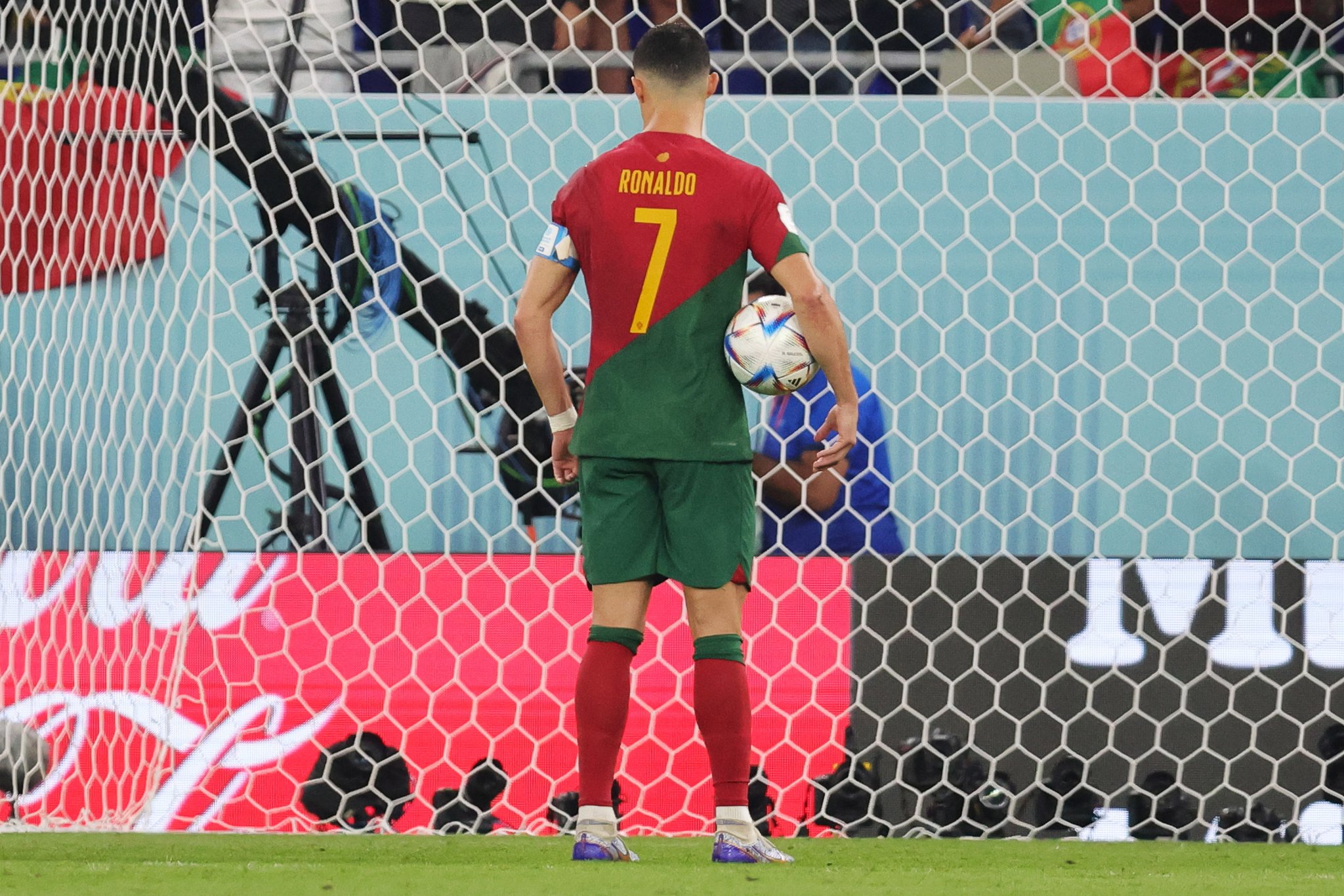 رونالدو أول لاعب في التاريخ يسجل في خمس نسخ متتالية من بطولة كأس العالم