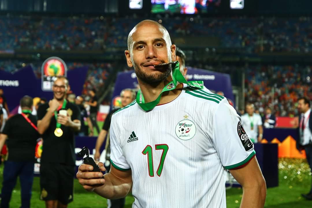 نجم المنتخب الجزائري: سأشجع الاسود ونتمنى الخير لوليد الركراكي