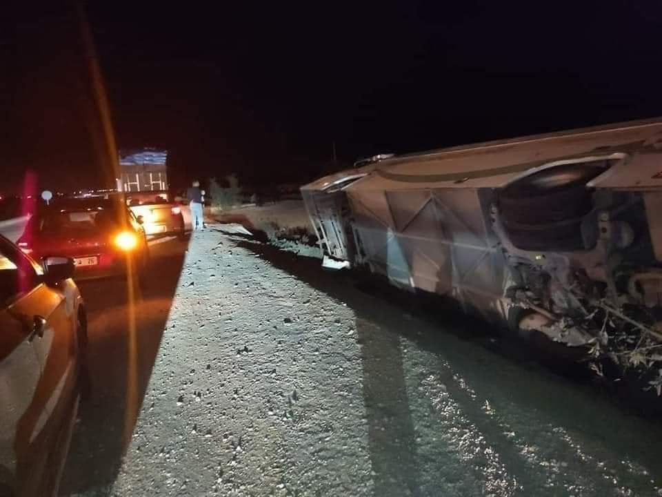فيديو…إنقلاب حافلة النادي القنيطري وإصابات بين اللاعبين