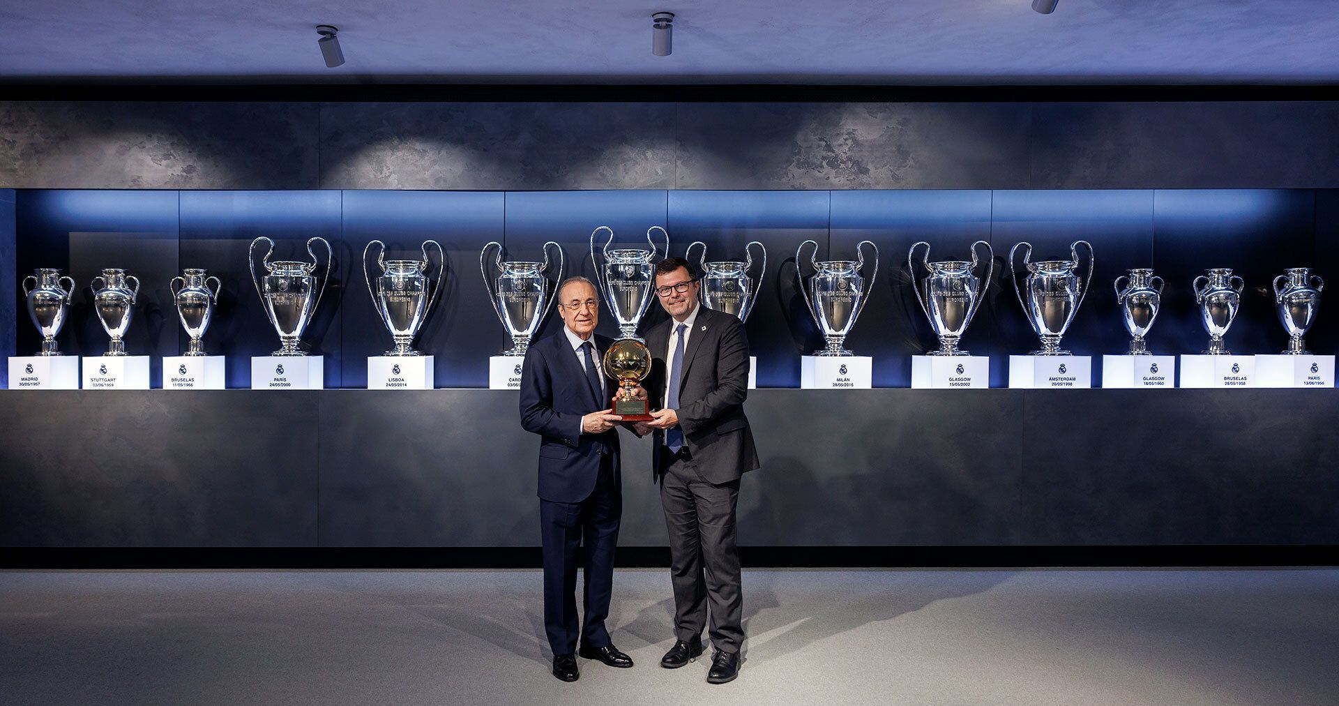 رئيس نادي ريال مدريد يفوز بجائزة “الفتى الذهبي”
