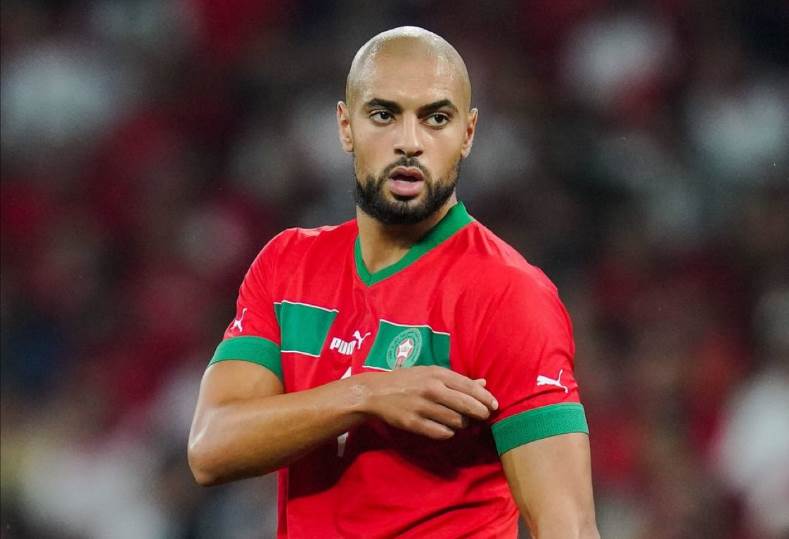 وكيل سفيان أمرابط يحدد موقفه من الانضمام إلى ليفربول