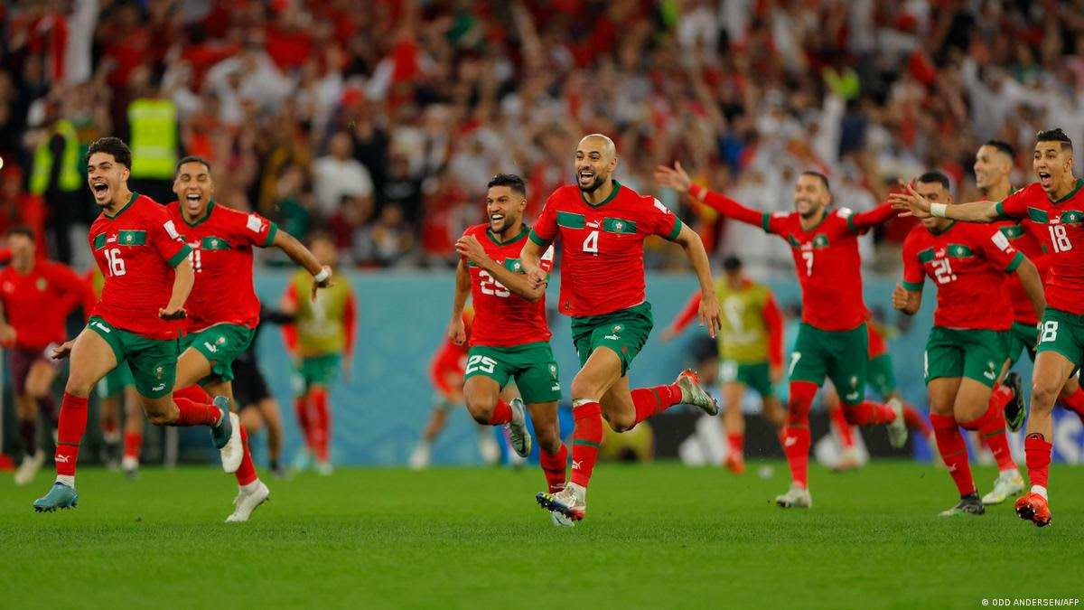 نجوم المنتخب الجزائري يهنئون الأسود بعد التأهل التاريخي