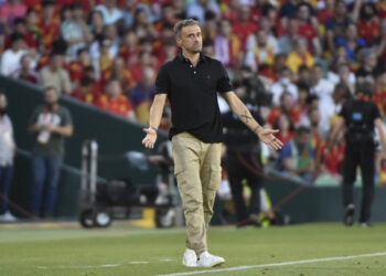 إنريكي: علينا أن نتعافى أولا ولن يكون من السهل التغلب على الأسود