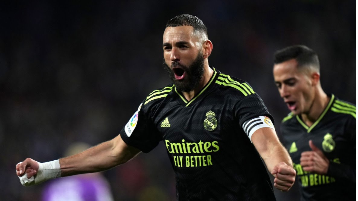 بنزيمة يقود ريال مدريد للعودة لصدارة “الليغا” بثنائية في بلد الوليد