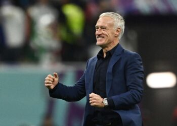 الاتحاد الفرنسي يجدد الثقة في ديشامب