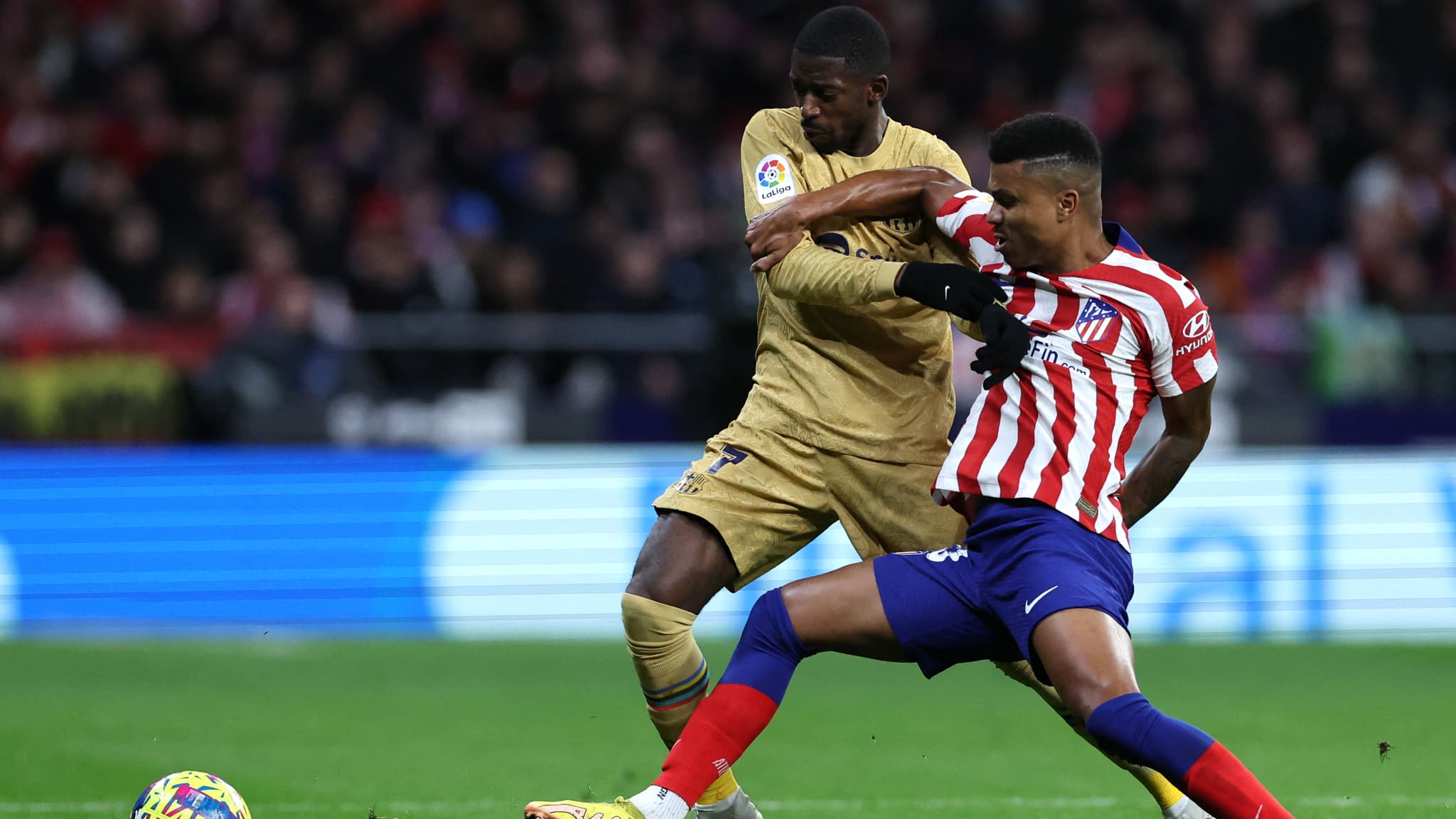 “يويفا” يفتح تحقيقاً ضد برشلونة