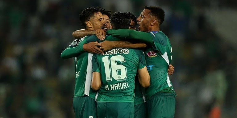الرجاء الرياضي يفوز بصعوبة على مولودية وجدة ويقترب من مقدمة الترتيب