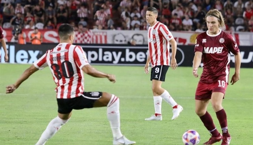 لانوس يفوز على إستوديانتس لابلاتا ويتصدر الدوري الأرجنتيني
