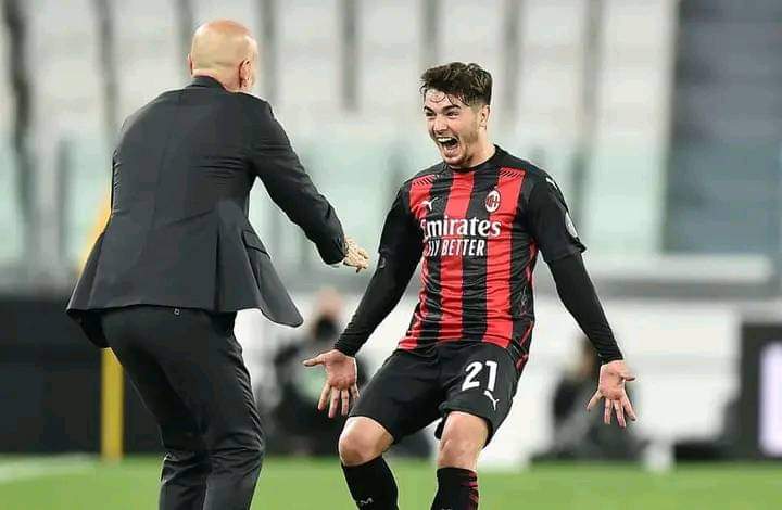 وليد الركراكي يلتقي ابراهيم دياز لاقناعه لحمل قميص المنتخب المغربي