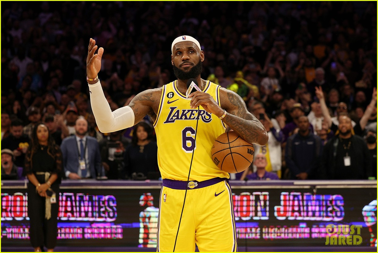 ثاندر يهزم ليكرز في ليلة احتفال جيمس بالرقم القياسي في NBA