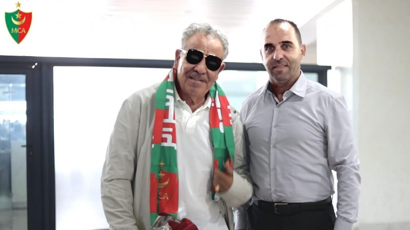 مولودية الجزائر يفسخ عقد المدرب البنزرتي