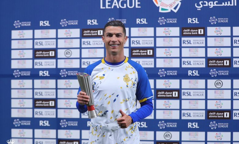 رونالدو سعيد بجائزة لاعب الشهر في الدوري السعودي