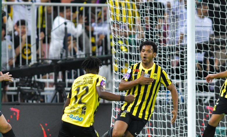 الاتحاد يهزم النصر ويرتقي لصدارة الدوري السعودي
