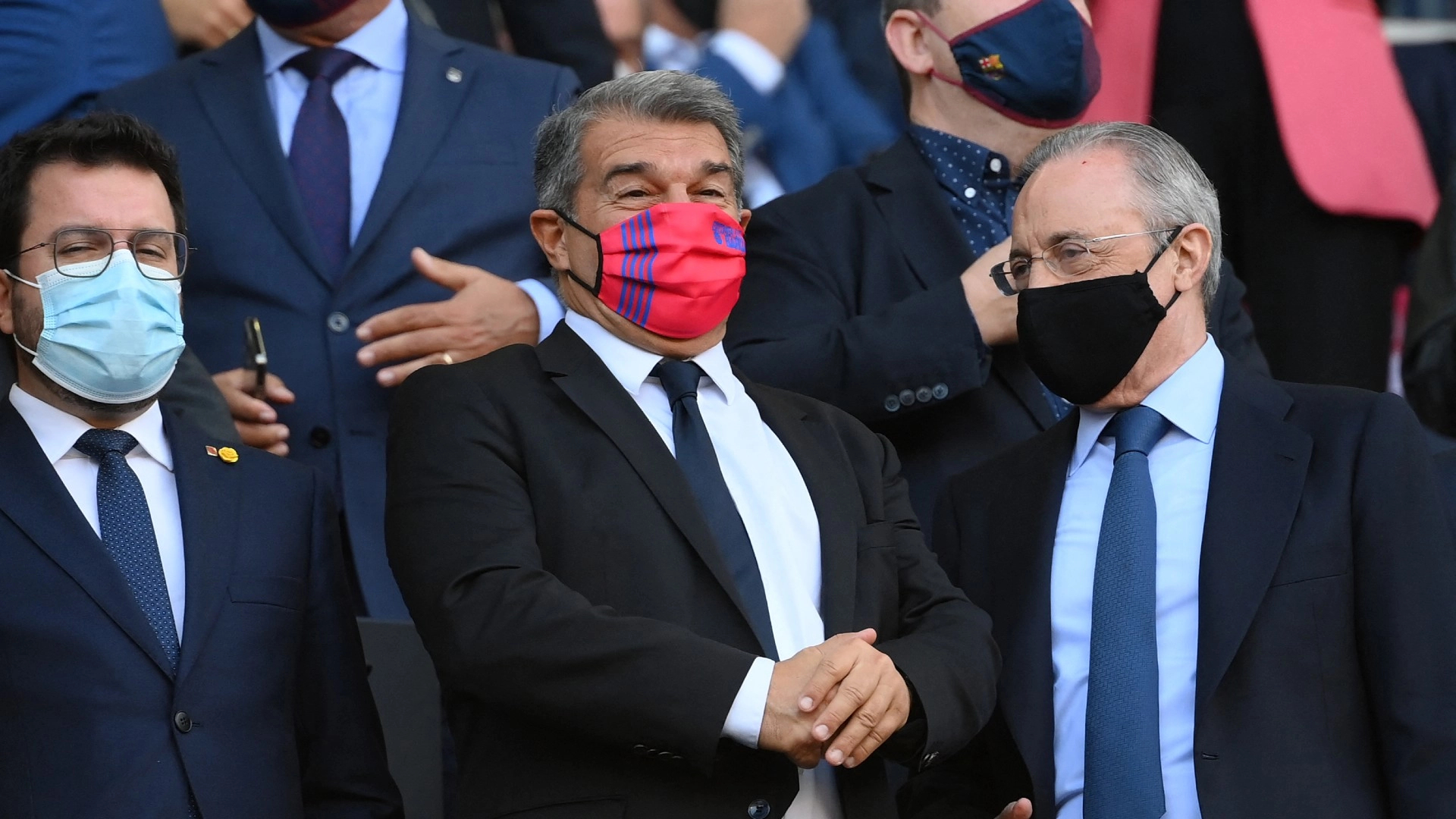 ريال مدريد يُهدد بقطع علاقاته مع برشلونة .. فما السبب؟