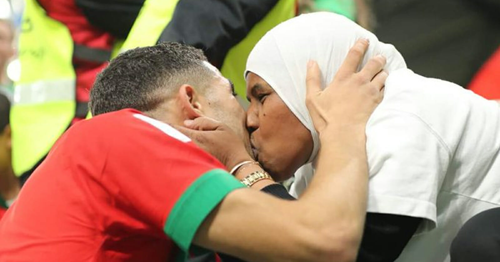 أشرف حكيمي يسجل رقما قياسيا في مباراة باريس سان جيرمان وأنجيه