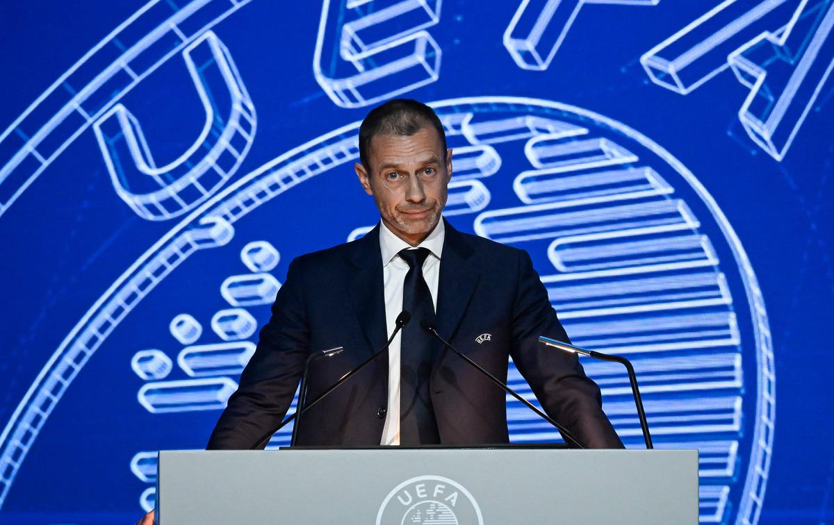 إعادة انتخاب ألكسندر تشيفيرين بالتزكية رئيساً للاتحاد الأوروبي لكرة القدم حتى 2027
