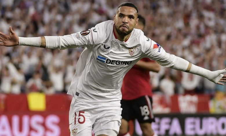 النصيري.. من جحيم الانتقادات إلى نعيم الإشادات
