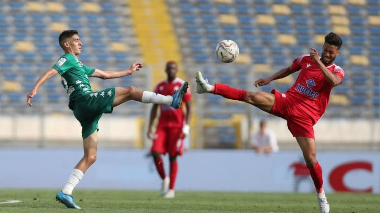 الرجاء الرياضي يتفوق على غريمه التقليدي الوداد الرياضي في تصنيف عالمي