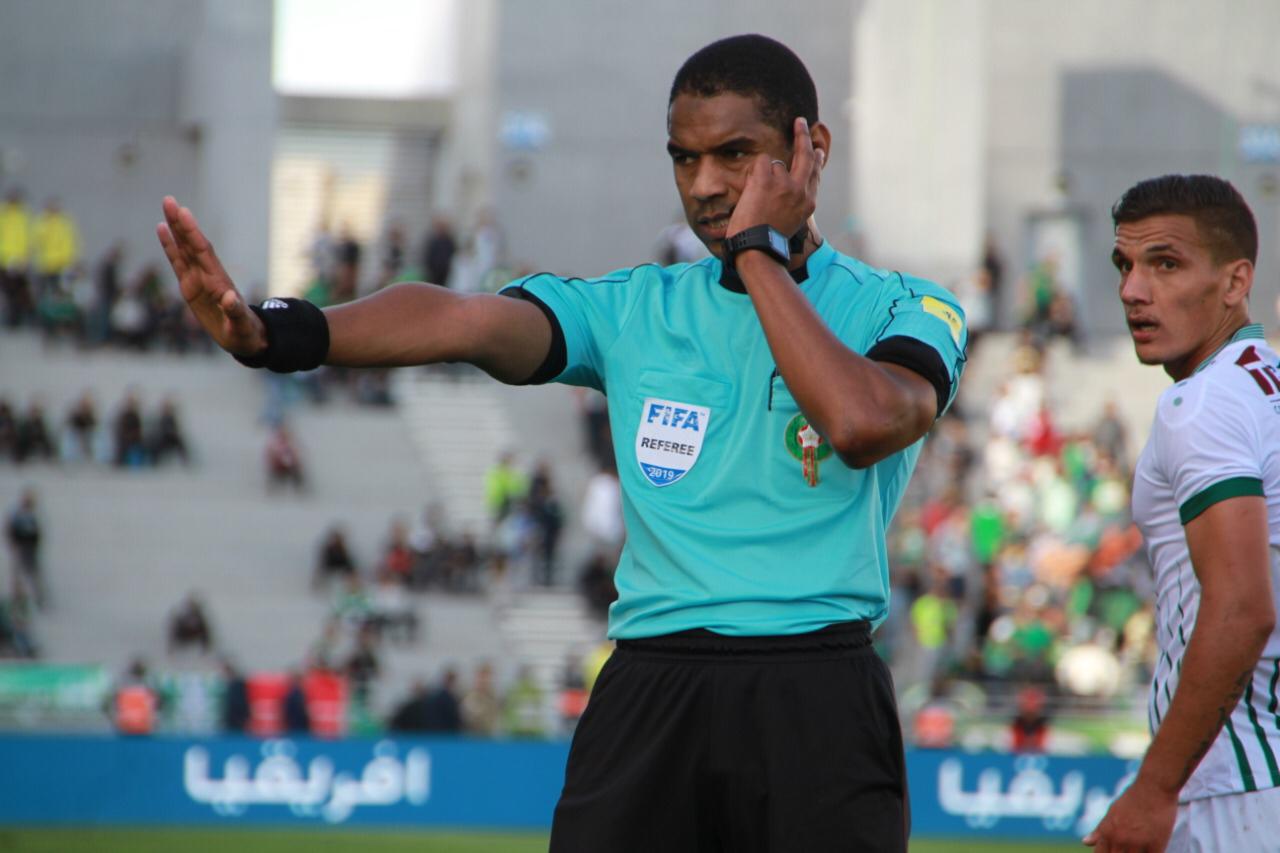 الجيش الملكي يحتج على التحكيم بعد نهاية المباراة أمام الفتح الرباطي