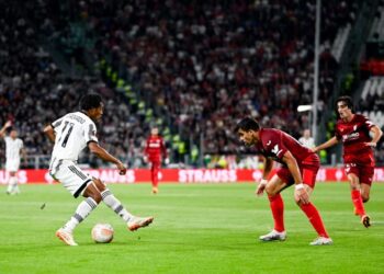 تعادل مثير بين يوفنتوس واشبيلية في المربع الذهبي لليوروبا ليغ