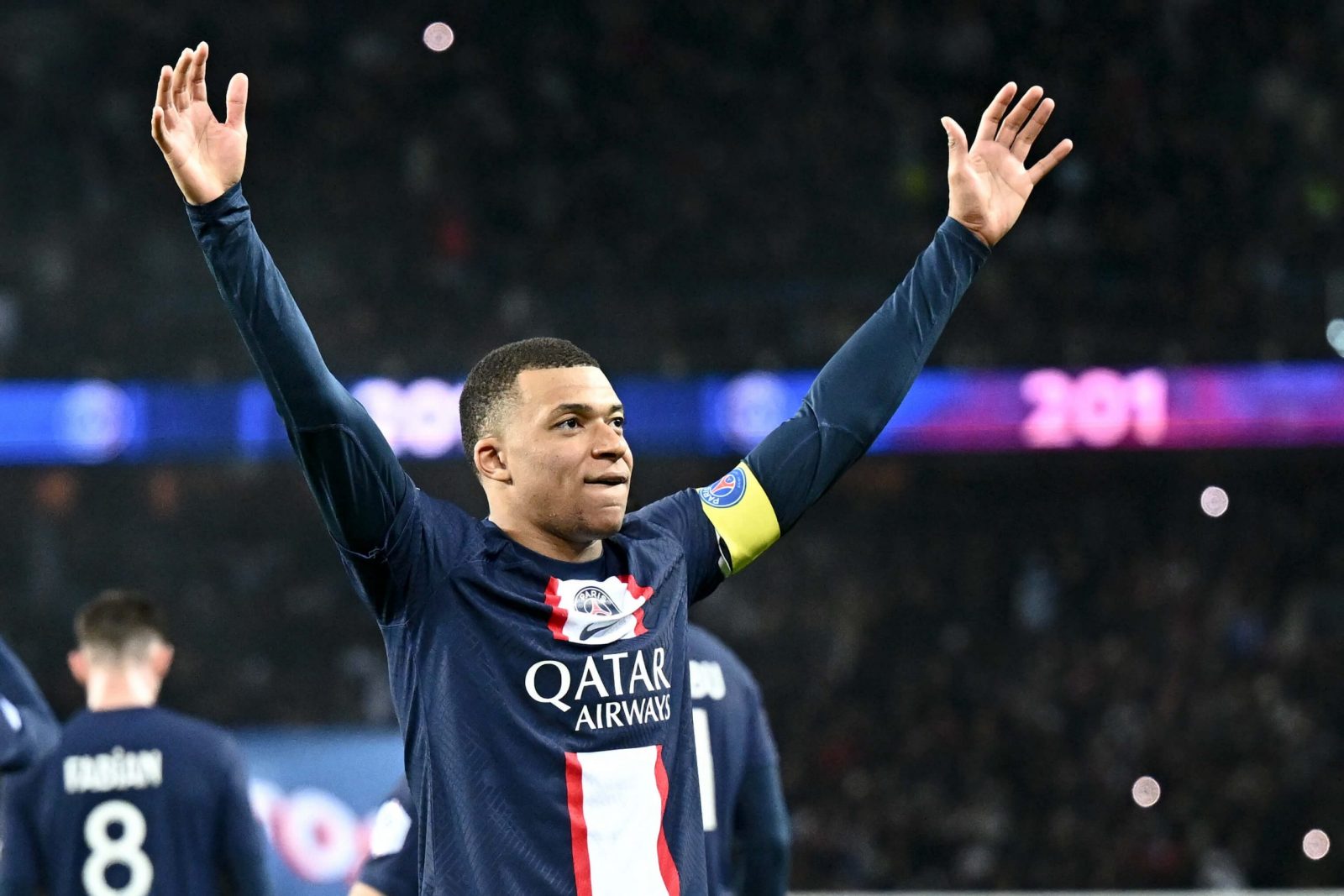 بنسبة 99.9% مبابي في ريال مدريد 5 مواسم
