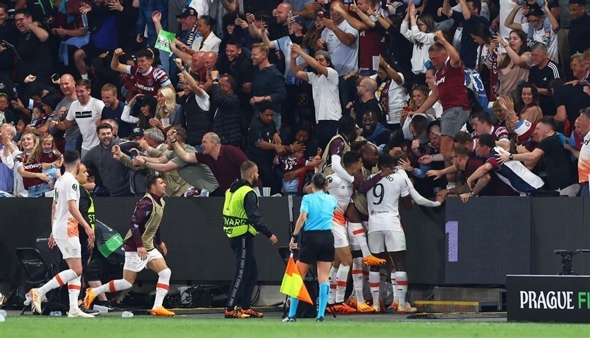 نايف أكرد يتوج رفقة وست هام ببطولة دوري المؤتمر الأوروبي على حساب فيورنتينا